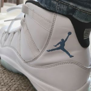 Jordan 11 legend blue